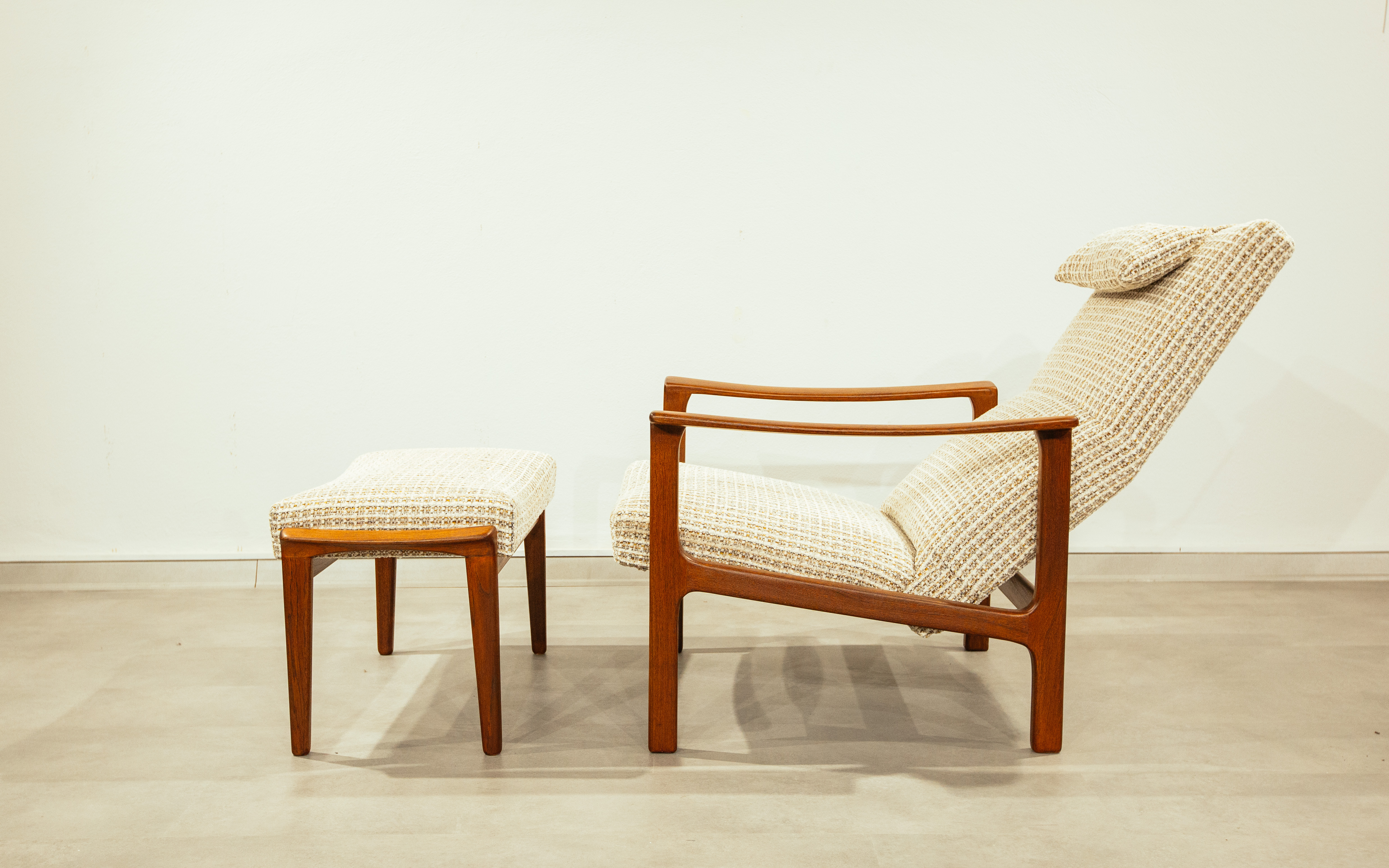 Bröderna Andrersson Chairs with Ottoman 